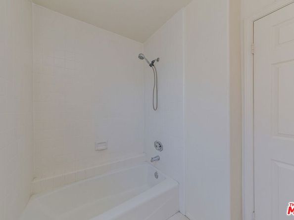 7442 Bobbyboyar Avenue, West Hills CA 91307