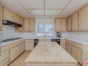7442 Bobbyboyar Avenue, West Hills CA 91307