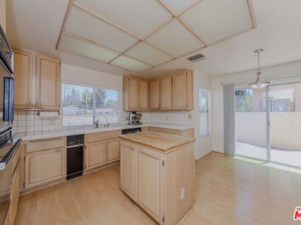 7442 Bobbyboyar Avenue, West Hills CA 91307