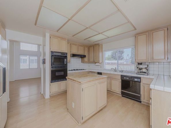 7442 Bobbyboyar Avenue, West Hills CA 91307