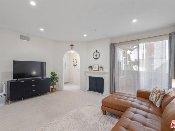 620 S Gramercy Place 239, Los Angeles CA 90005