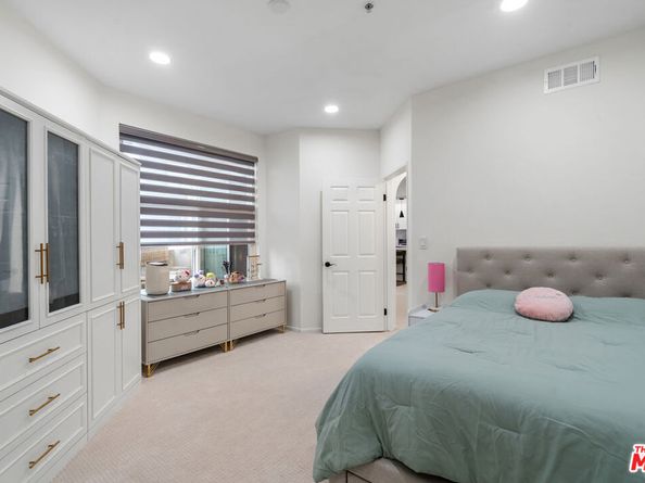 620 S Gramercy Place 239, Los Angeles CA 90005