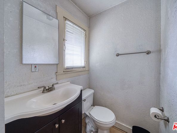 1677 S Harvard Boulevard, Los Angeles CA 90006