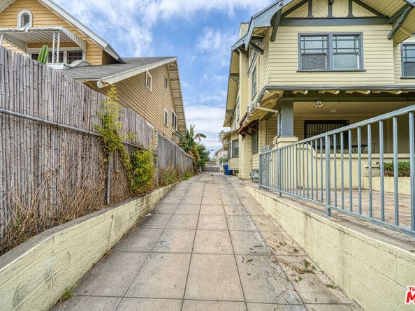 1677 S Harvard Boulevard, Los Angeles CA 90006