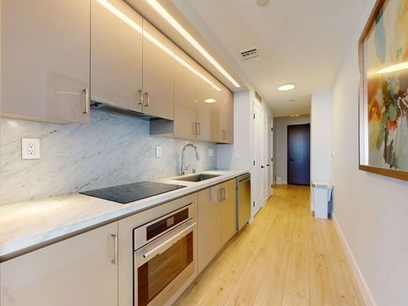 1050 S Grand Avenue 1206, Los Angeles CA 90015