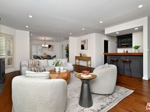 10409 Riverside Drive 204, Toluca Lake CA 91602
