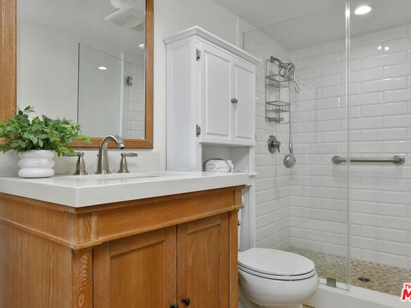 10409 Riverside Drive 204, Toluca Lake CA 91602