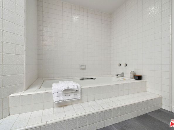10409 Riverside Drive 204, Toluca Lake CA 91602
