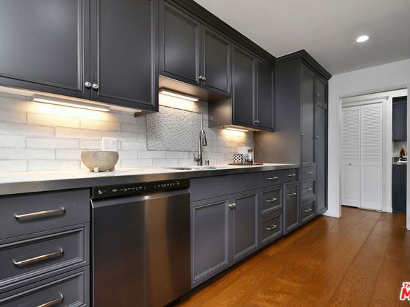 10409 Riverside Drive 204, Toluca Lake CA 91602