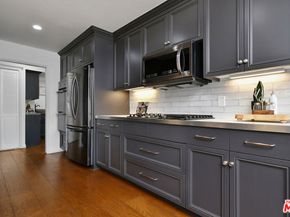 10409 Riverside Drive 204, Toluca Lake CA 91602