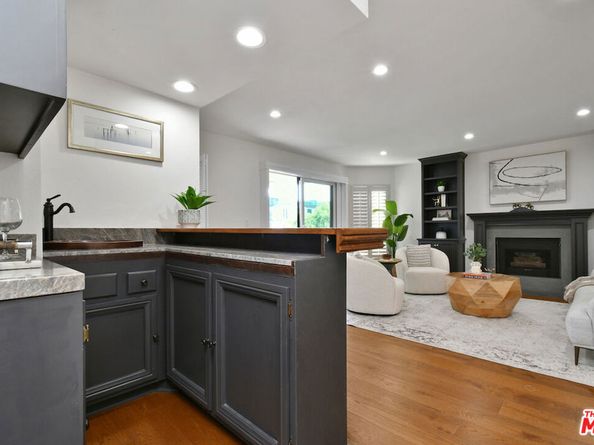 10409 Riverside Drive 204, Toluca Lake CA 91602