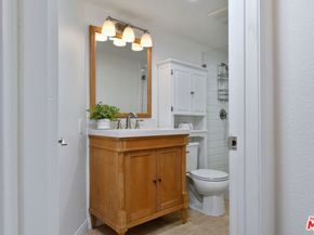10409 Riverside Drive 204, Toluca Lake CA 91602