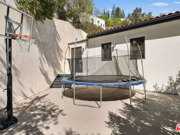 1600 Clear View Drive, Beverly Hills CA 90210