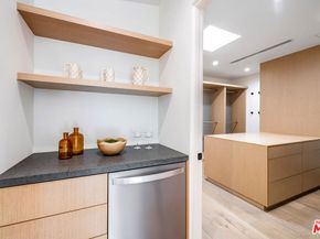 1620 Electric Avenue, Venice CA 90291