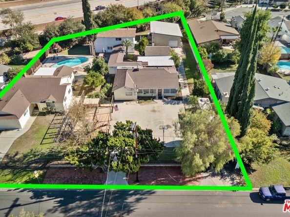 5708 Gentry Avenue, Valley Village CA 91607