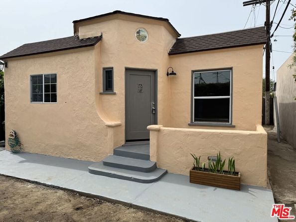 6141 Hazeltine Avenue, Van Nuys CA 91401