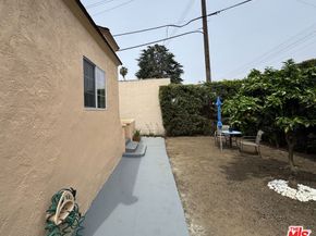 6141 Hazeltine Avenue, Van Nuys CA 91401