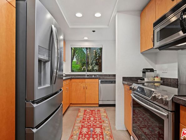 2960 Neilson Way 103, Santa Monica CA 90405