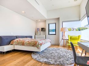 2345 27th Street, Santa Monica CA 90405