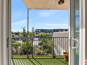 2385 Roscomare Road E17, Los Angeles CA 90077
