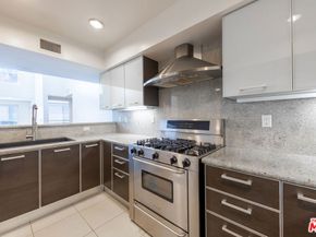 1353 N Fuller Avenue PH7, Los Angeles CA 90046