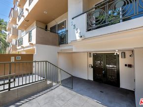 1353 N Fuller Avenue PH7, Los Angeles CA 90046