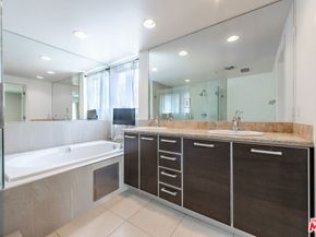 1353 N Fuller Avenue PH7, Los Angeles CA 90046