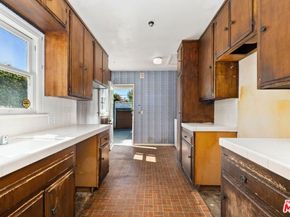 704 17th Street, Santa Monica CA 90402