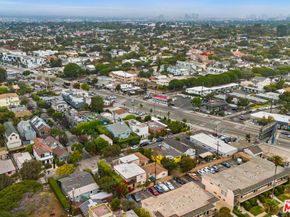 802 Ozone Street, Santa Monica CA 90405