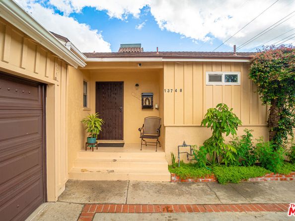 13748 Sunburst Street, Arleta CA 91331