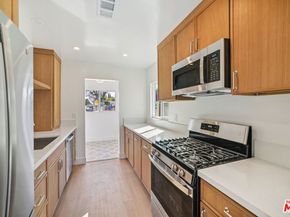 8061 Hesperia Avenue, Reseda CA 91335