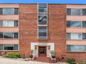 8040 Girard Ave 2, La Jolla CA 92037