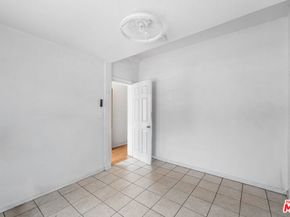 602 W 40th Place, Los Angeles CA 90037