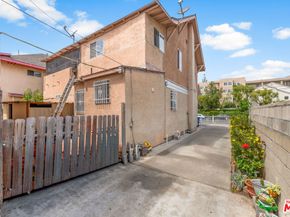 602 W 40th Place, Los Angeles CA 90037