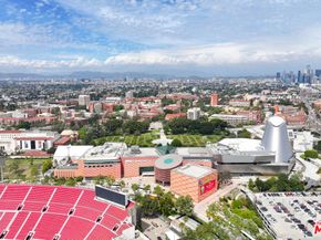 602 W 40th Place, Los Angeles CA 90037
