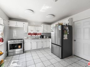 602 W 40th Place, Los Angeles CA 90037