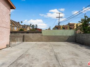 602 W 40th Place, Los Angeles CA 90037