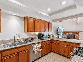 18424 Keswick Street 12, Reseda CA 91335