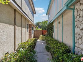 18424 Keswick Street 12, Reseda CA 91335