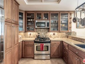 6483 Zuma View Place 106, Malibu CA 90265