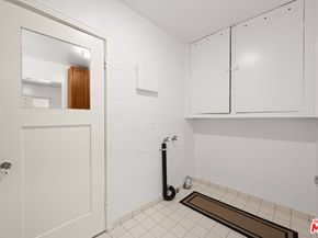 637 N Detroit Street, Los Angeles CA 90036