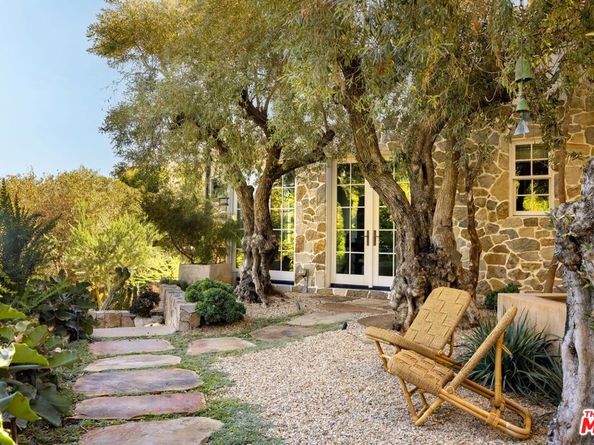 664 Elkins Road, Los Angeles CA 90049