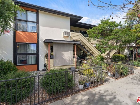 7601 Whitsett Avenue, North Hollywood CA 91605