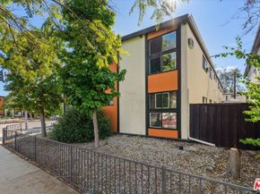 7601 Whitsett Avenue, North Hollywood CA 91605
