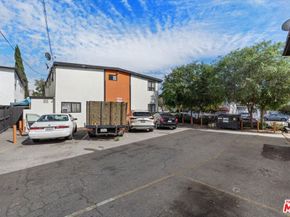 7601 Whitsett Avenue, North Hollywood CA 91605