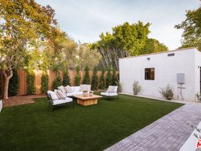580 N Beachwood Drive, Los Angeles CA 90004