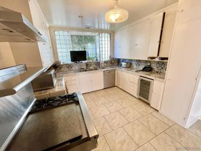 1300 W Walnut Ave, San Diego CA 92103