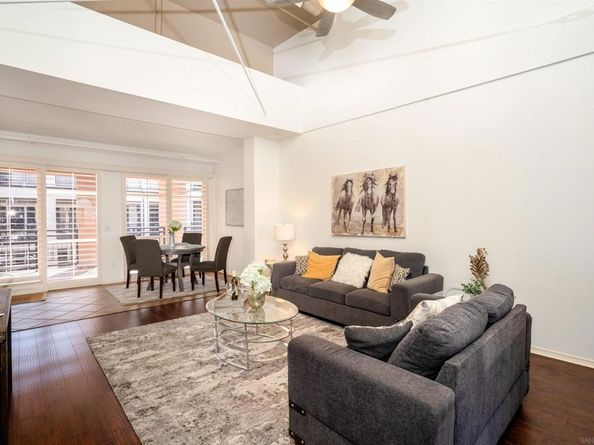 7514 Girard Ave 22, La Jolla CA 92037