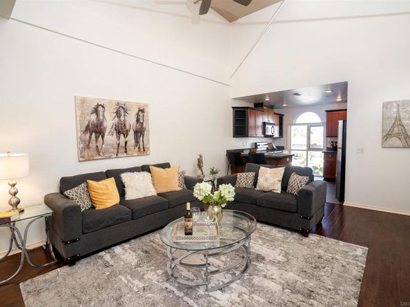 7514 Girard Ave 22, La Jolla CA 92037