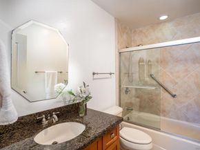 7514 Girard Ave 22, La Jolla CA 92037